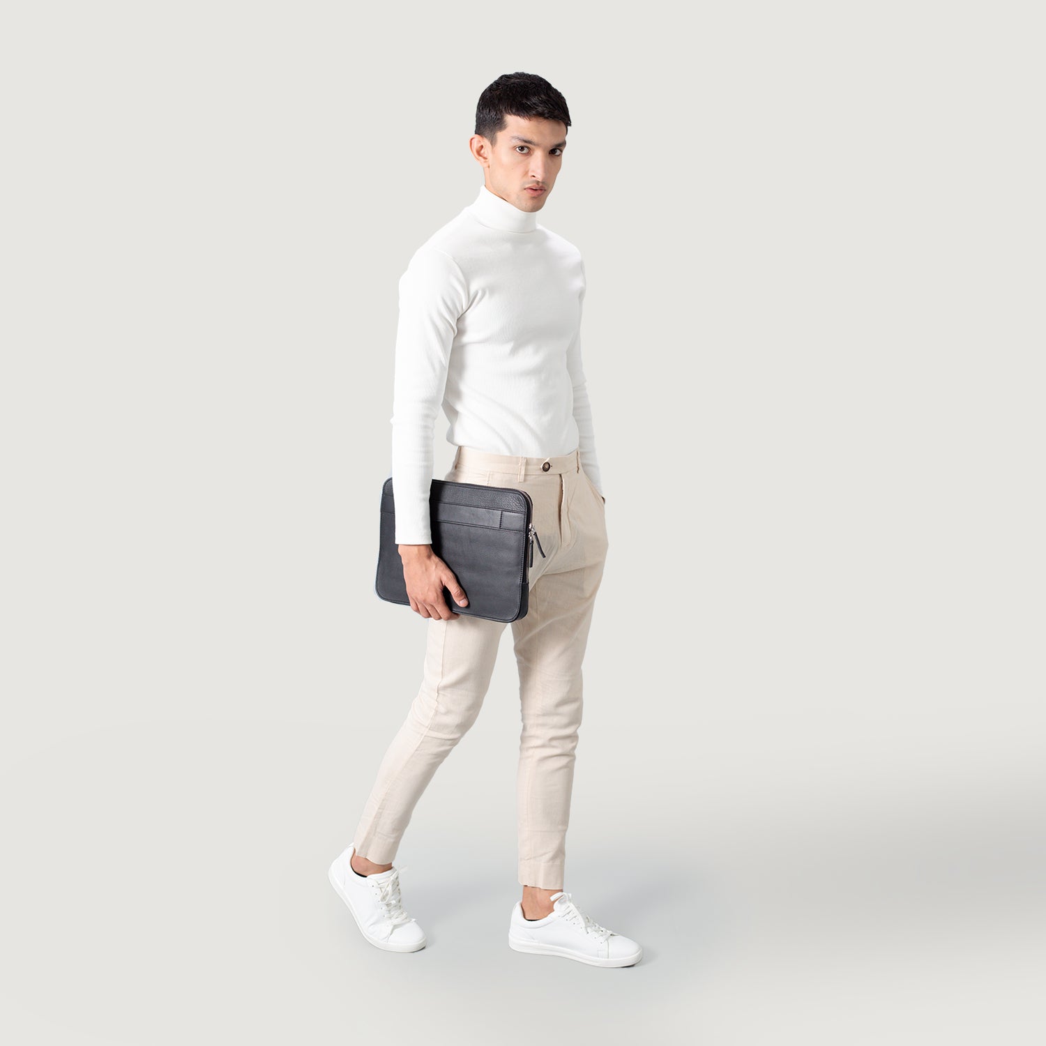 The Baxter Black Leather Laptop Sleeve 2