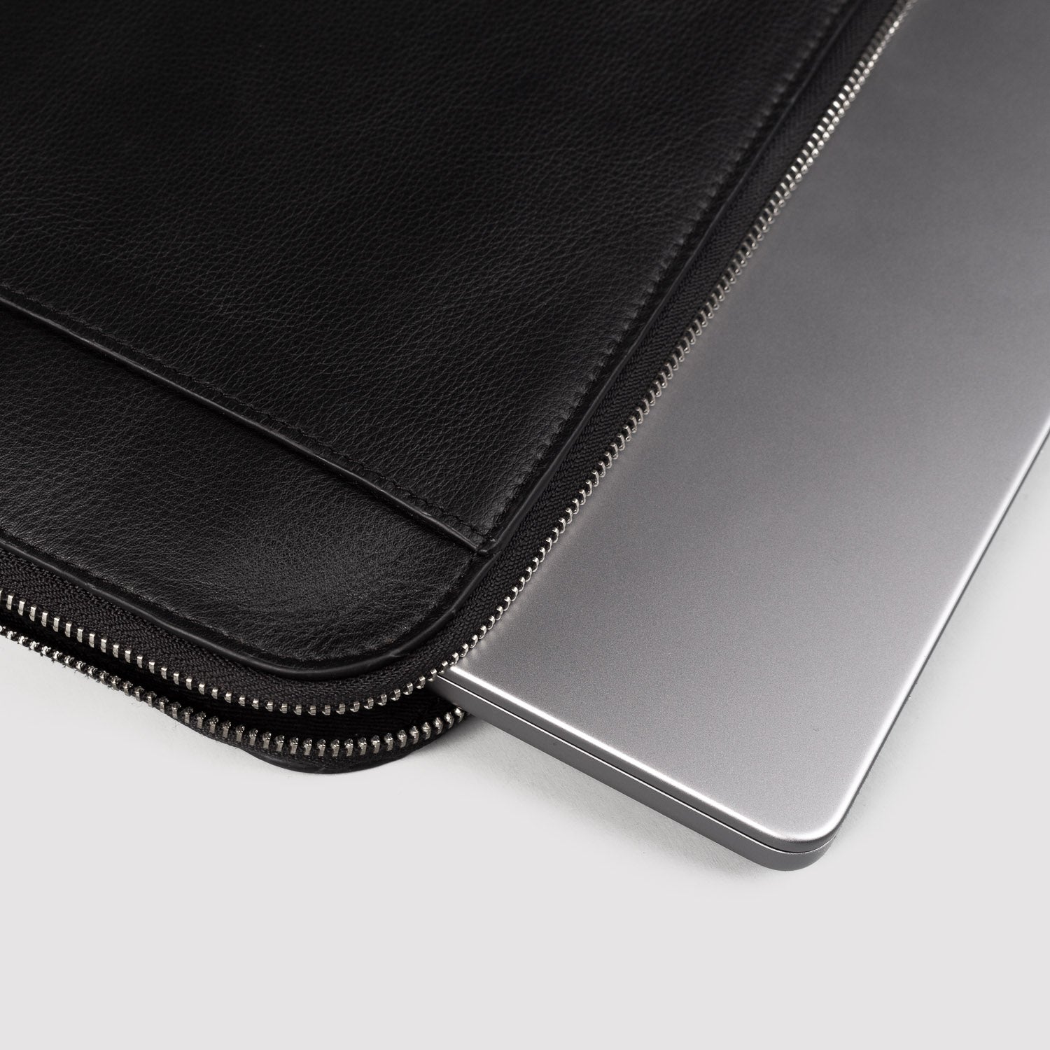 The Baxter Black Leather Laptop Sleeve 4